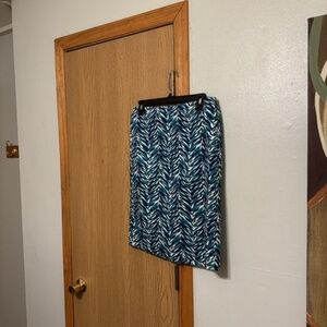 Talbots Outlet Size 4 Multi-Color w/Geometric Print Knee-Length Pencil Skirt